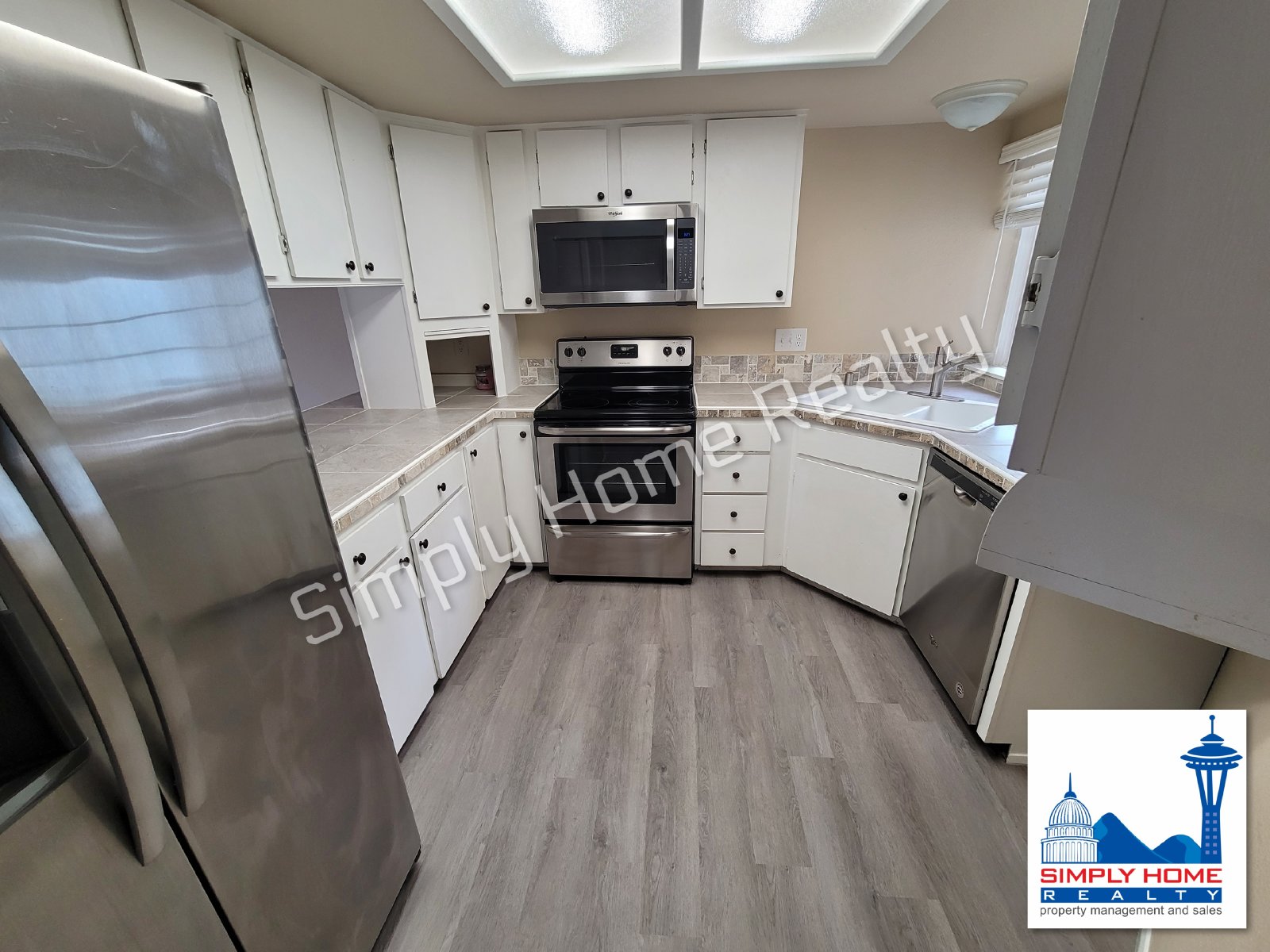 612 Malibu Dr SE property image