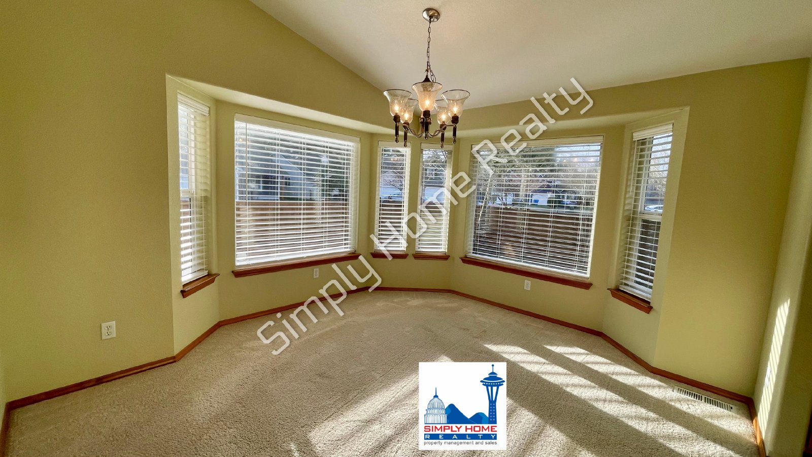 5049 Siskiyou St SE property image