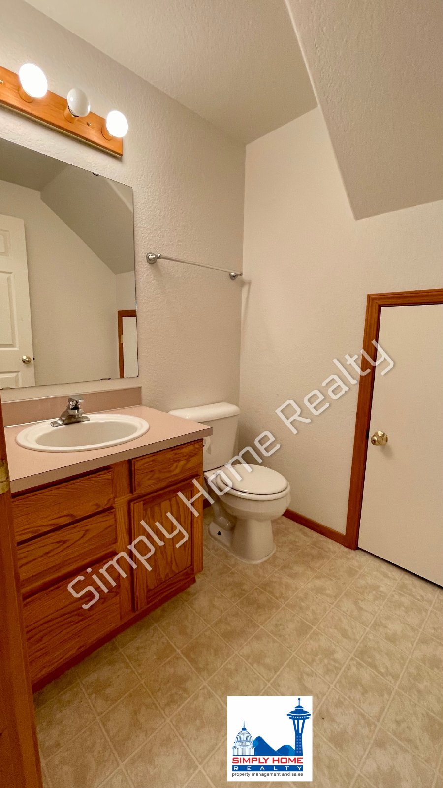 5049 Siskiyou St SE property image