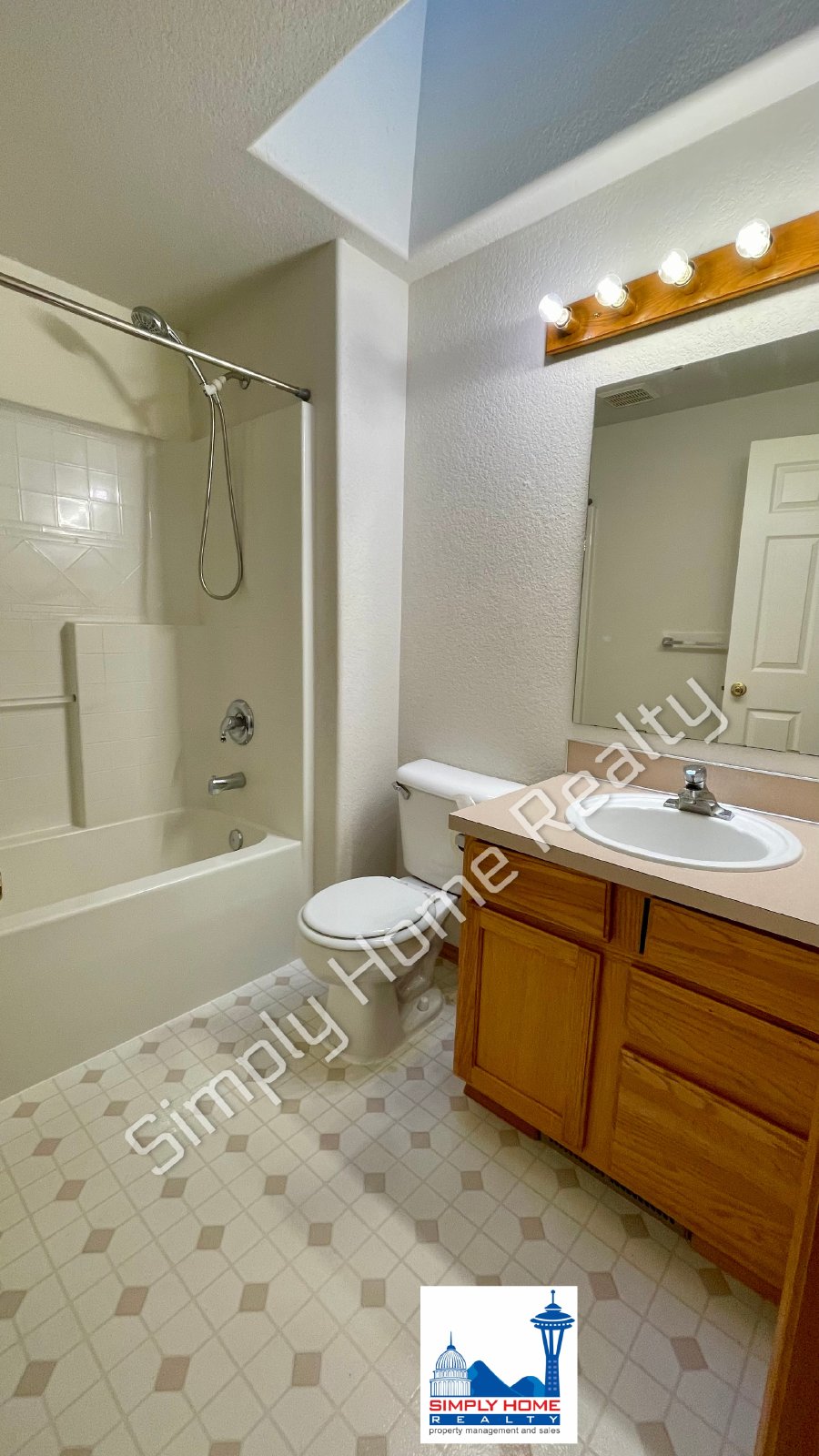 5049 Siskiyou St SE property image