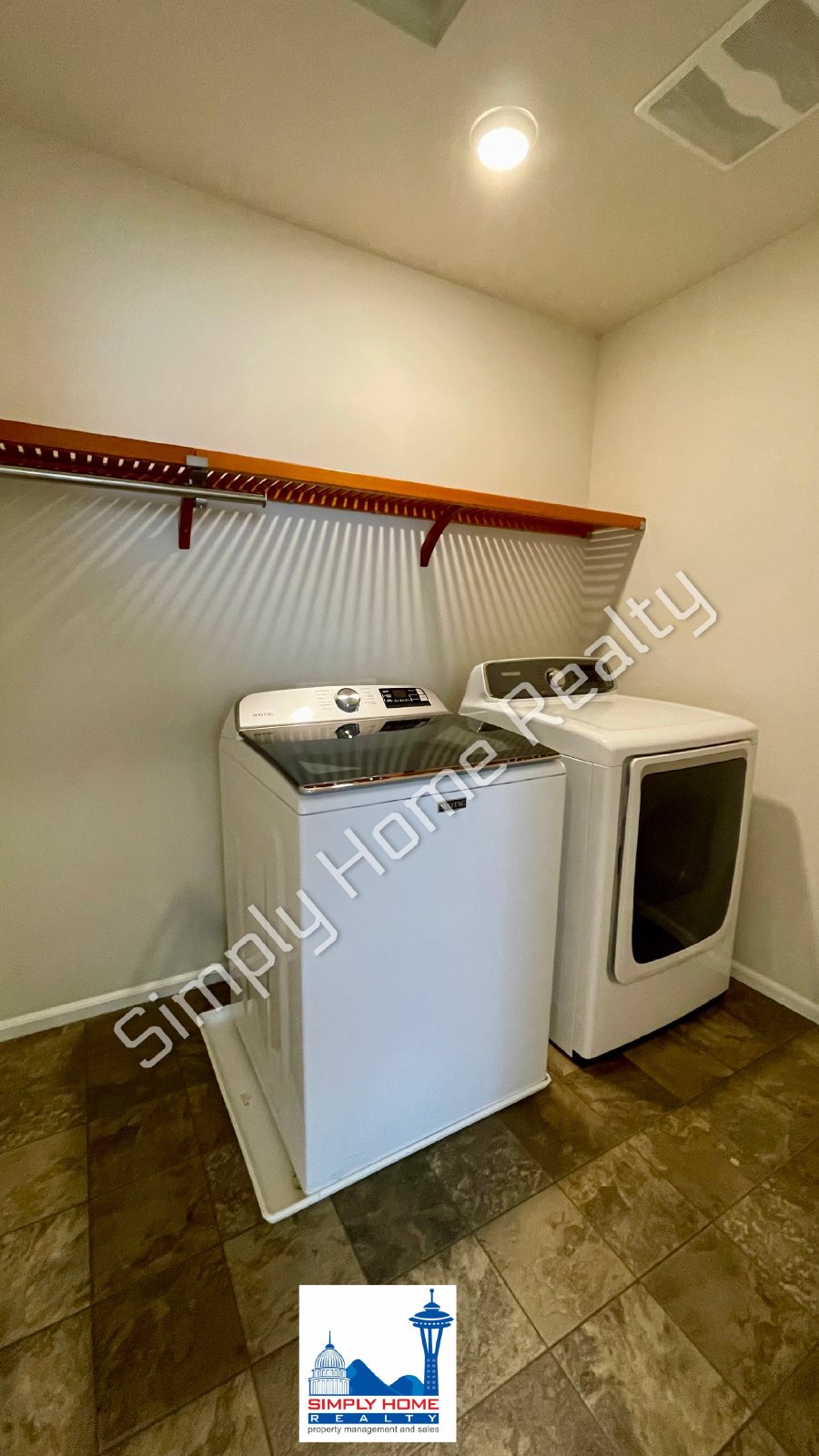 2420 BURLWOOD ST NE property image