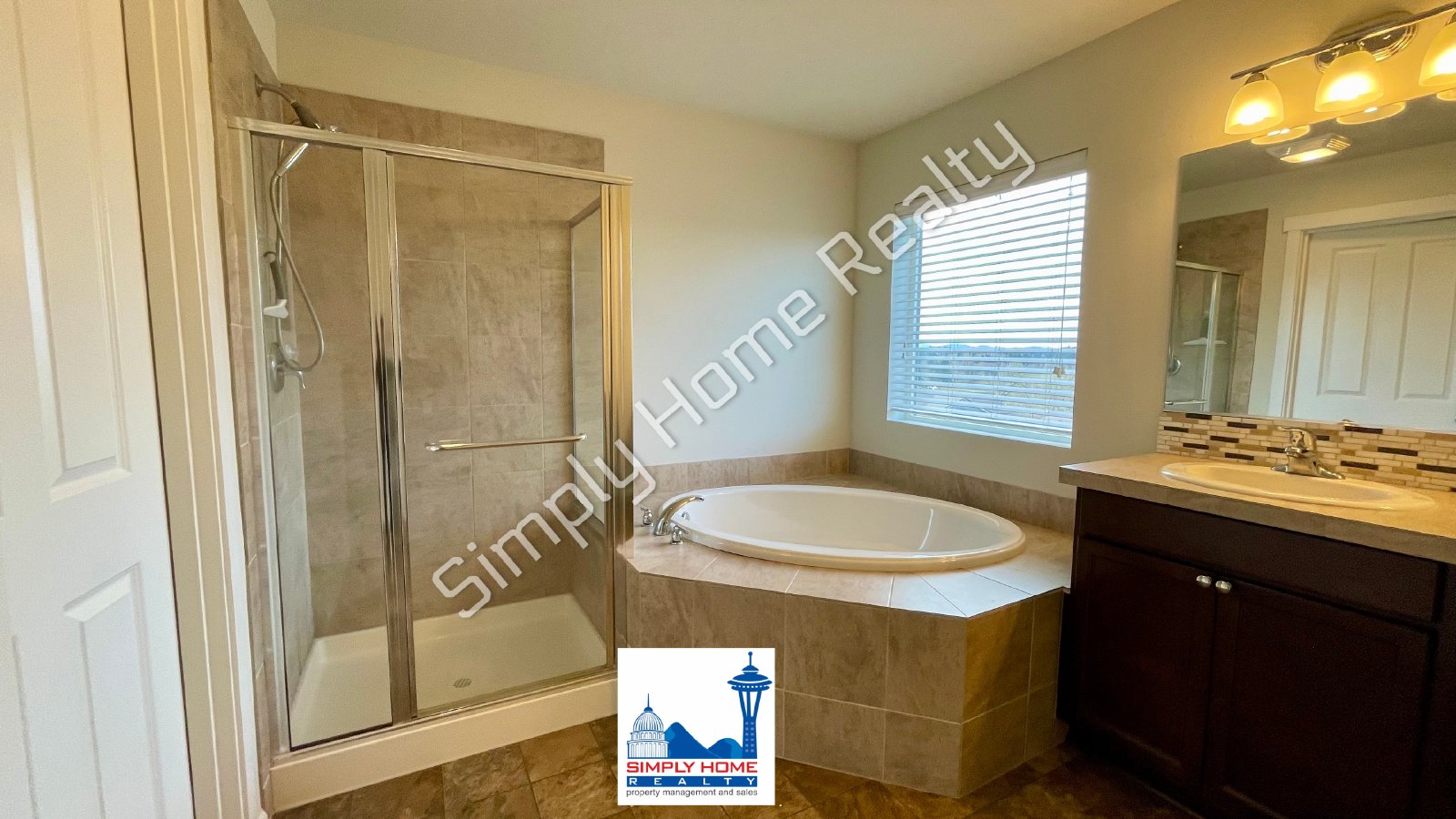 2420 BURLWOOD ST NE property image