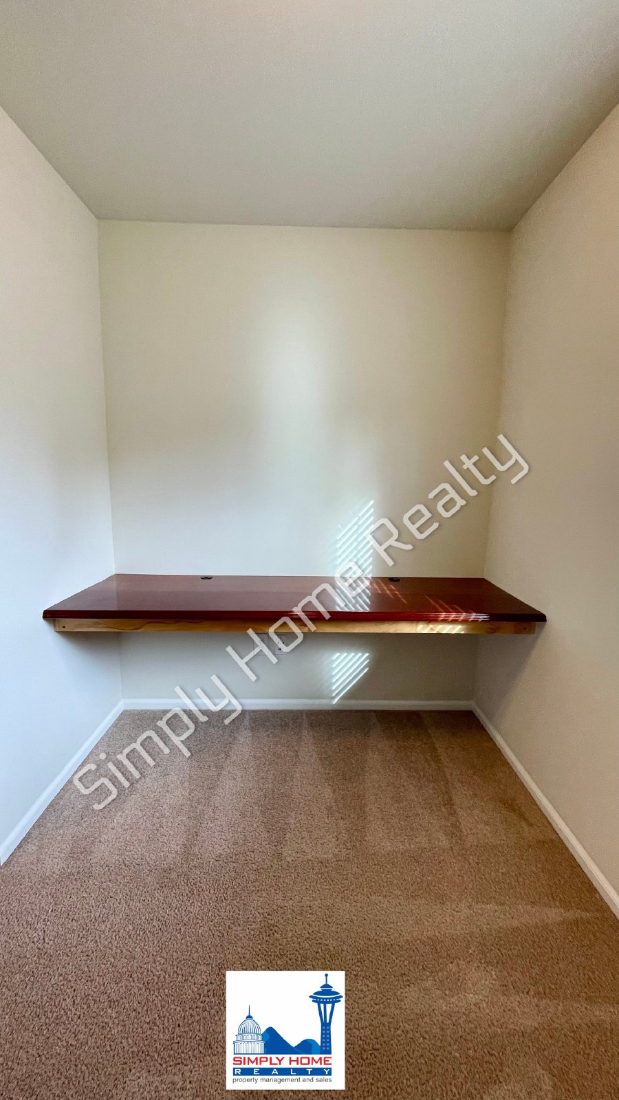 2420 BURLWOOD ST NE property image