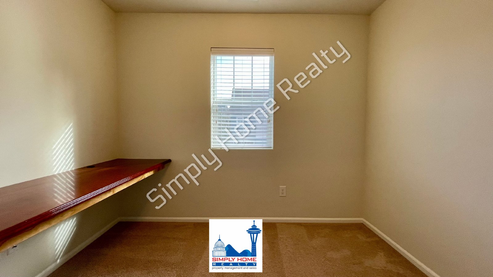 2420 BURLWOOD ST NE property image