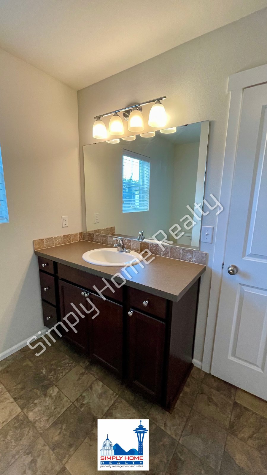 2420 BURLWOOD ST NE property image