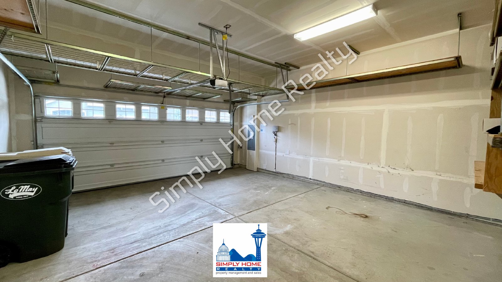 2420 BURLWOOD ST NE property image