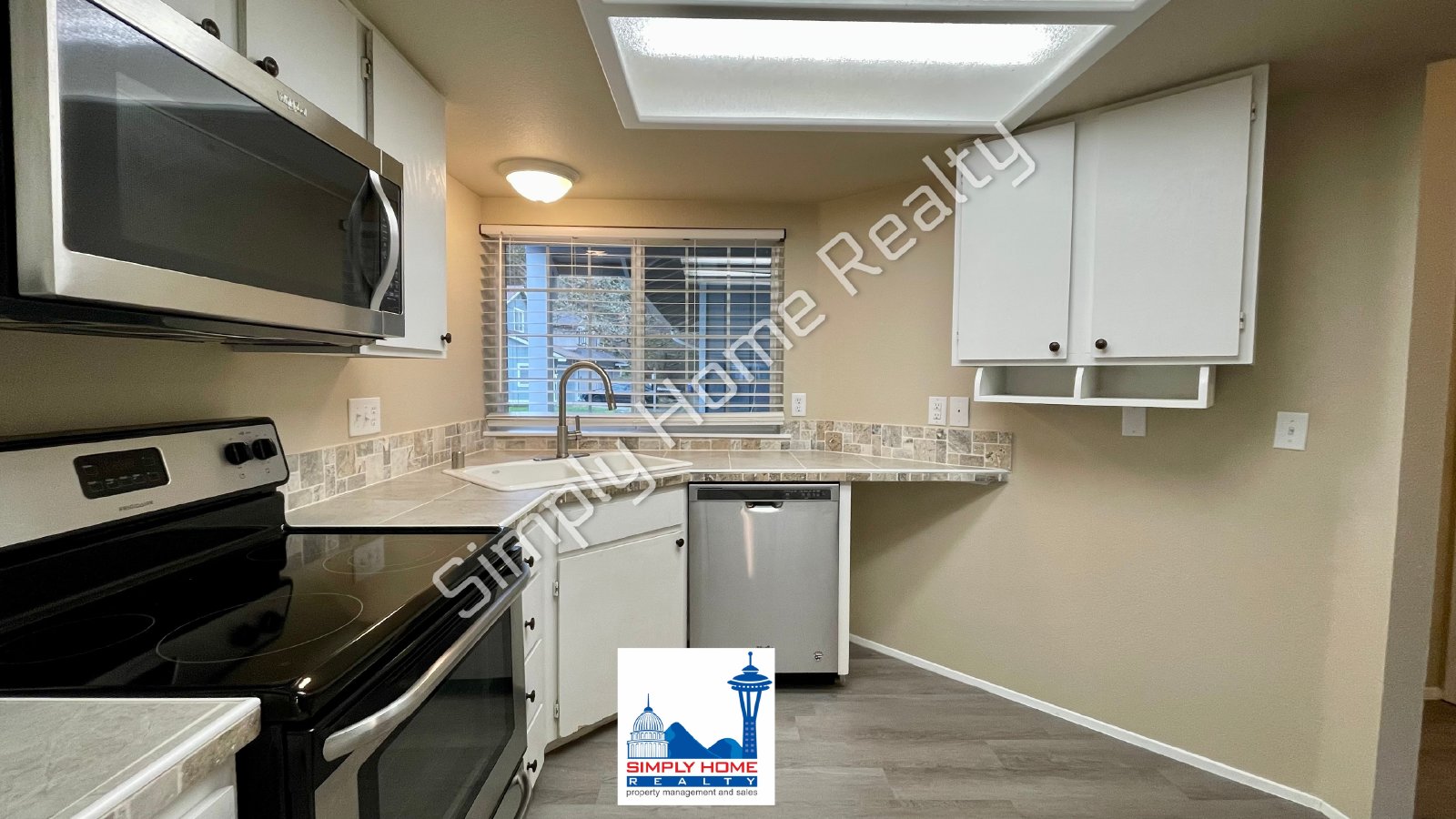 612 Malibu Dr SE property image