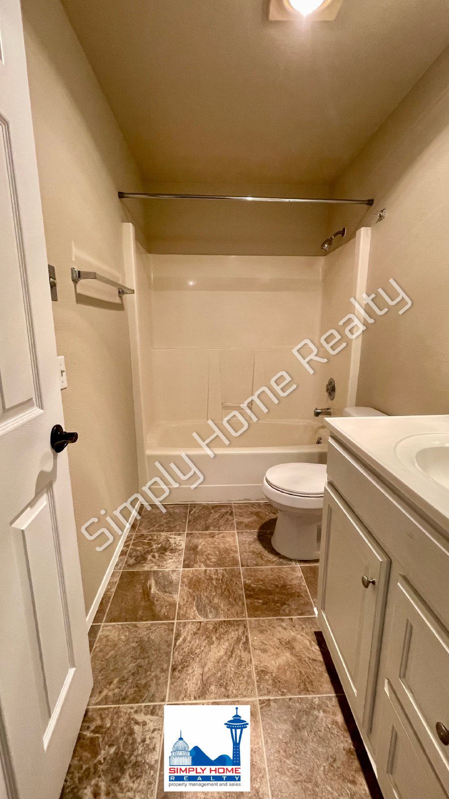 612 Malibu Dr SE property image