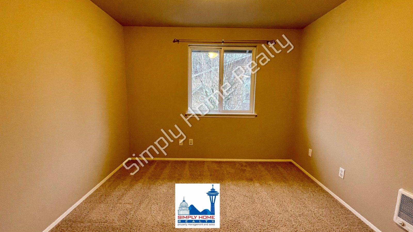 612 Malibu Dr SE property image