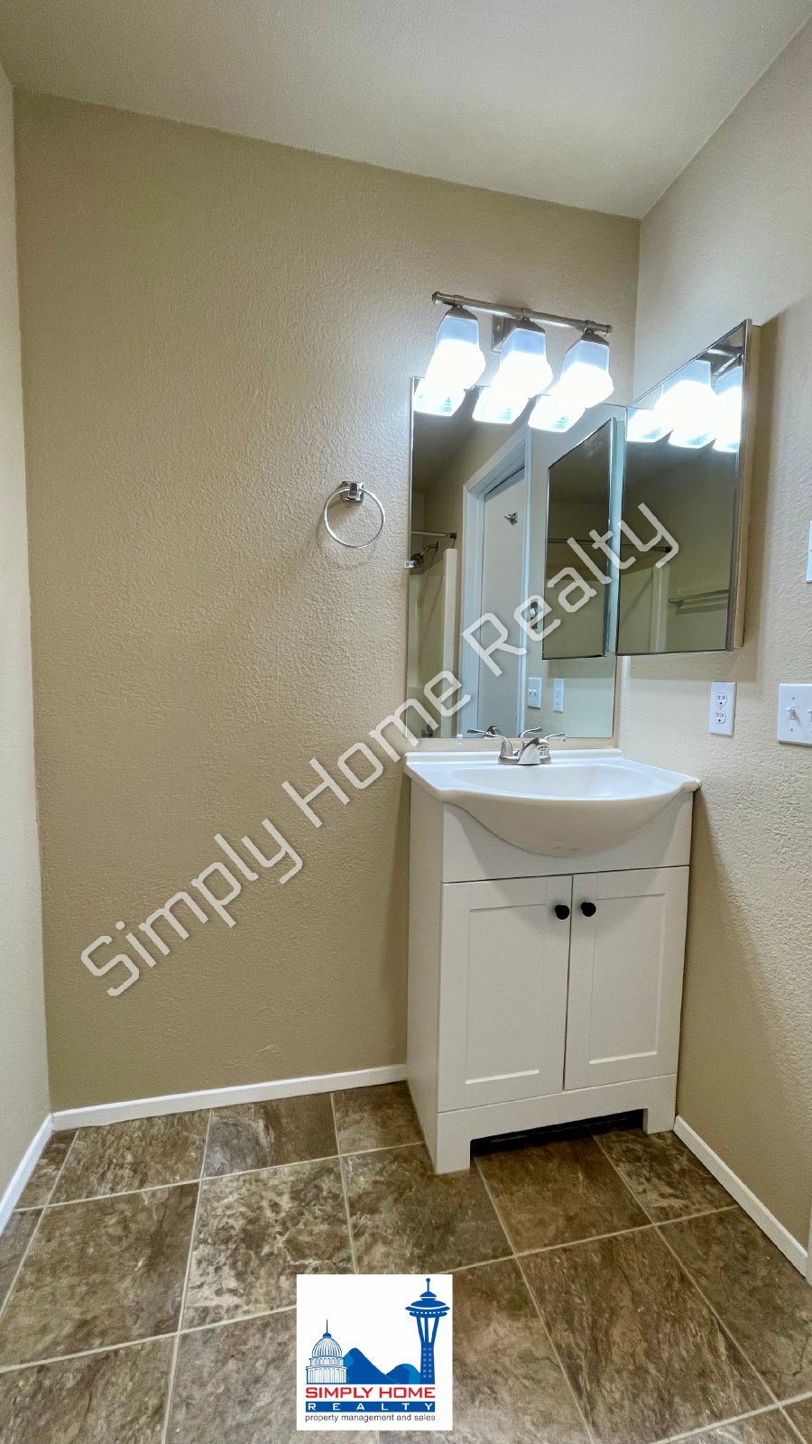 612 Malibu Dr SE property image