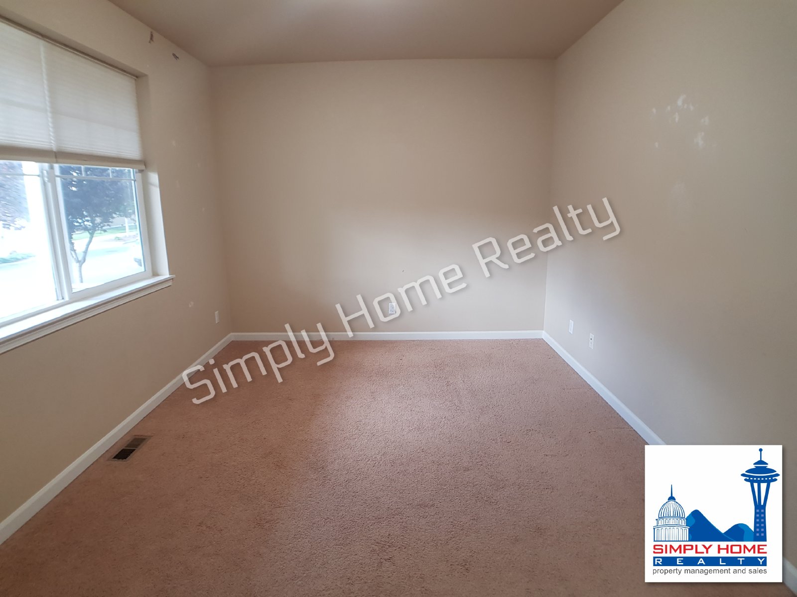 4518 Edgewater Blvd NE property image