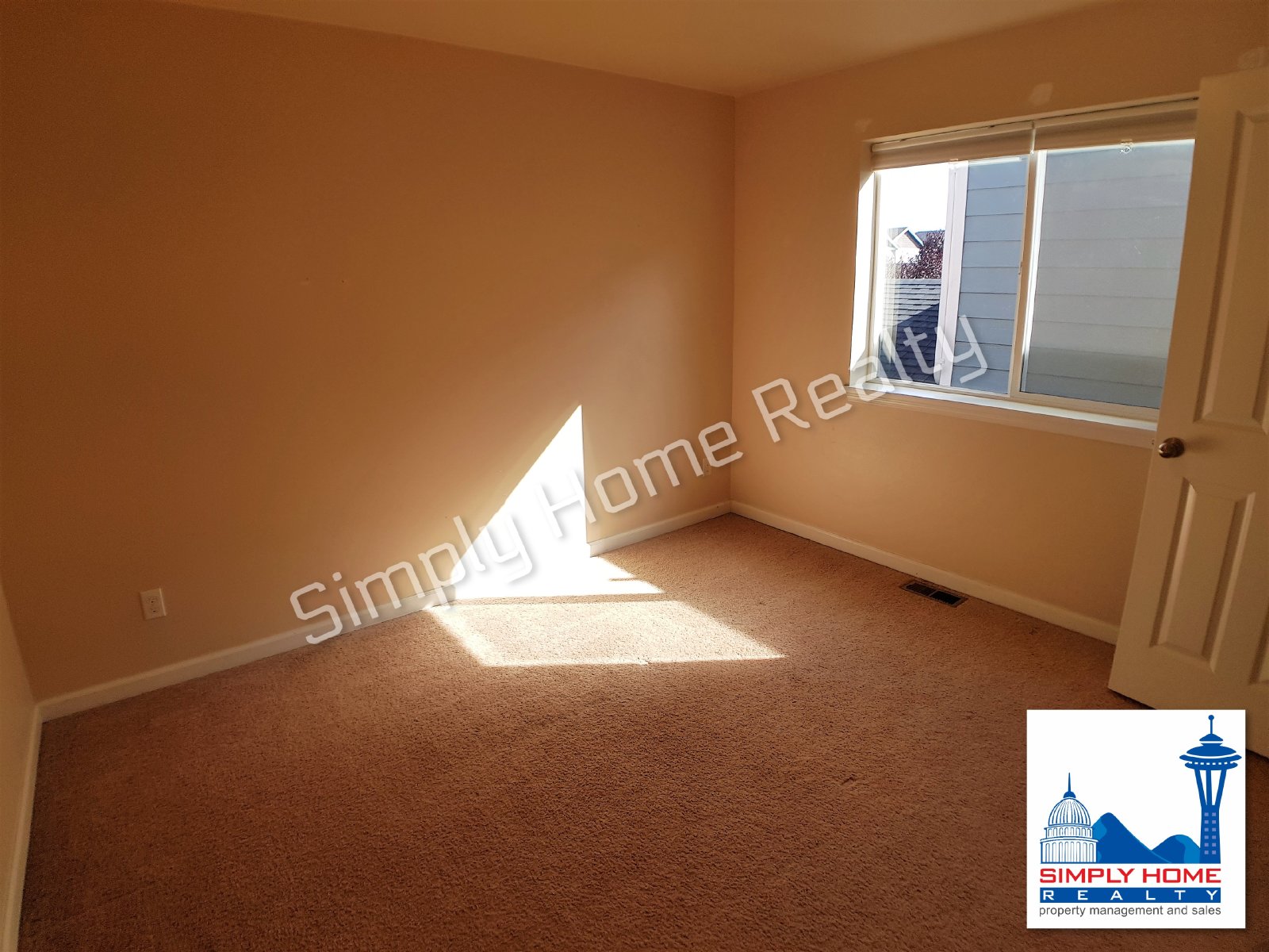 4518 Edgewater Blvd NE property image