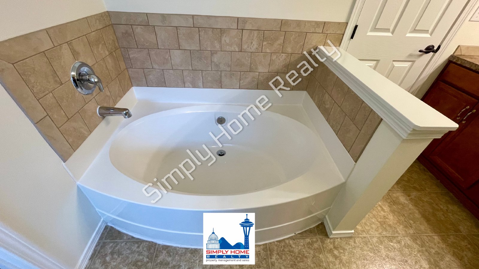 6546 36th Ln SE property image