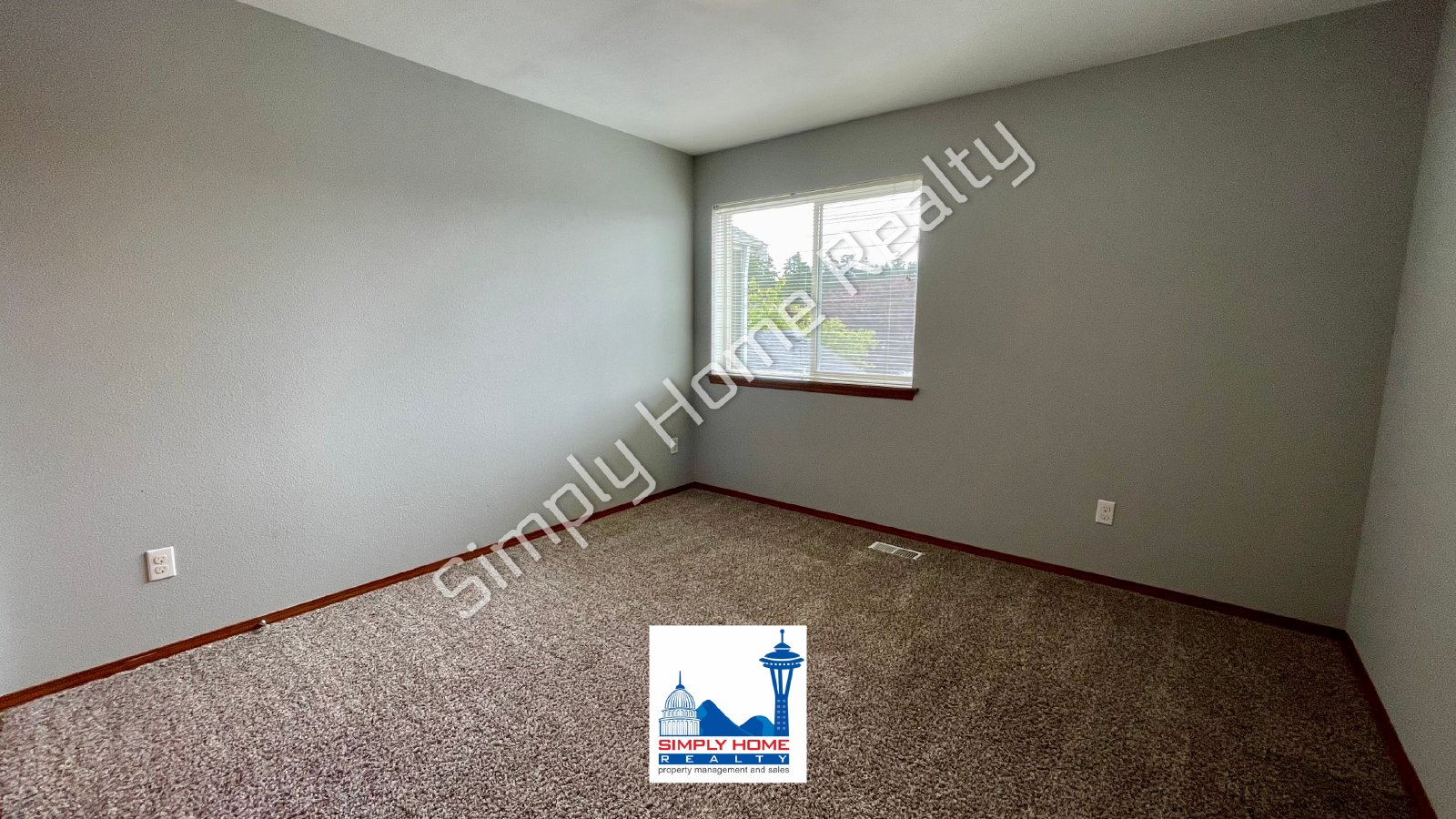 4520 Freemont St NE property image