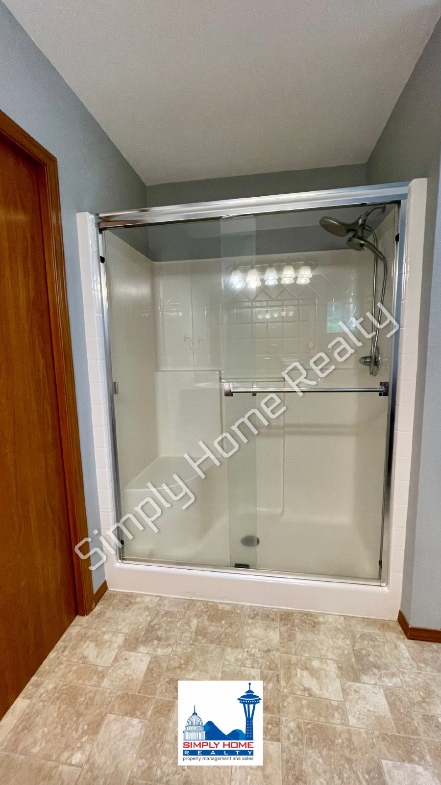 4520 Freemont St NE property image