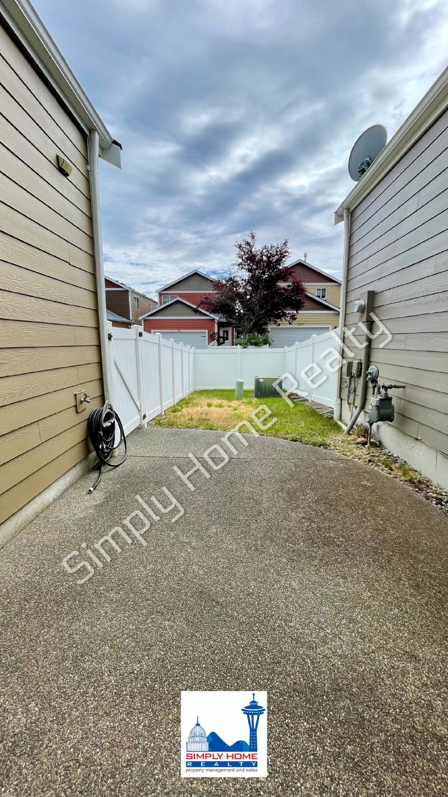 4520 Freemont St NE property image