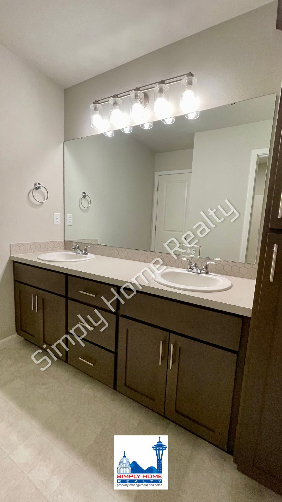 6653 Percy Ln SE property image
