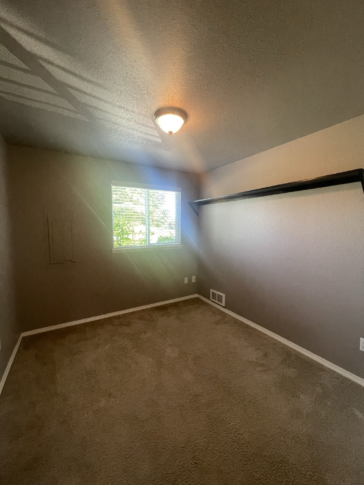 649 Bavarian Ln SE property image