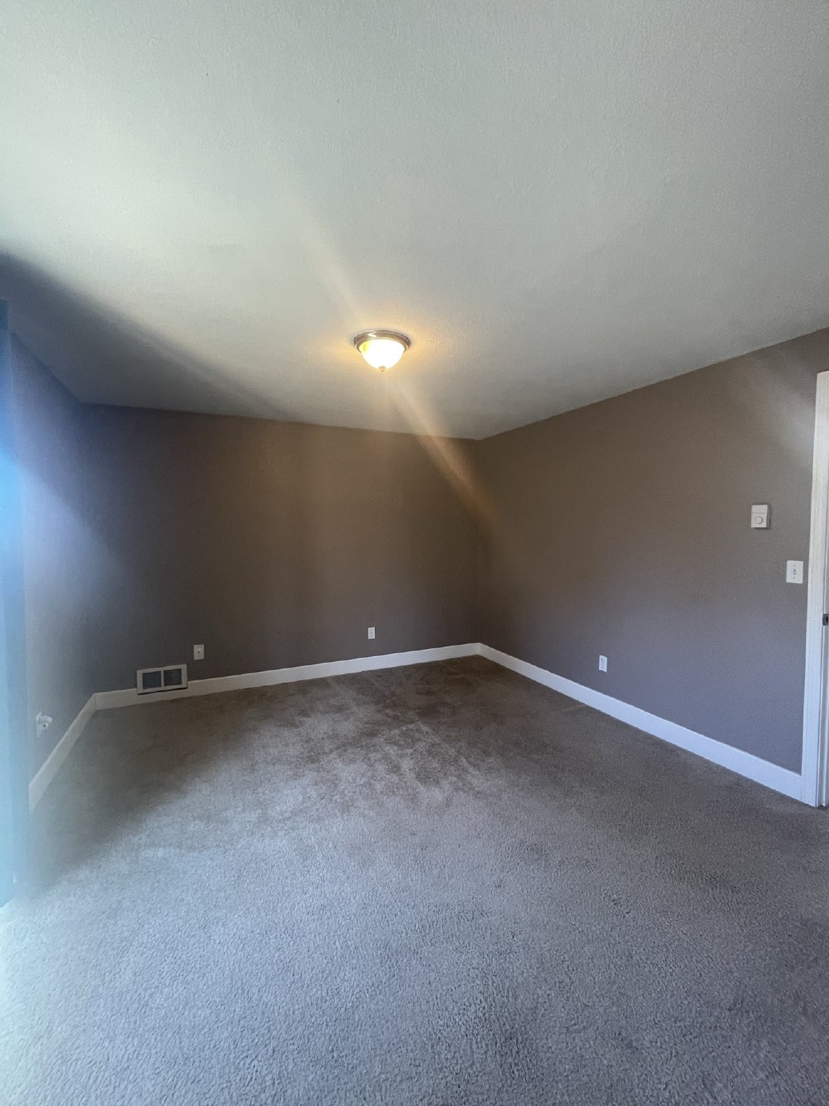 649 Bavarian Ln SE property image