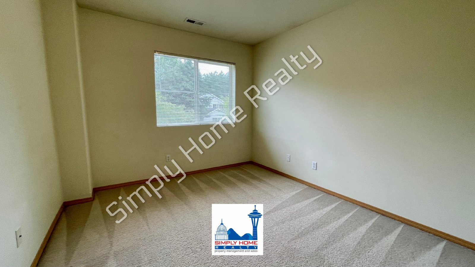 1399 Hudson St property image
