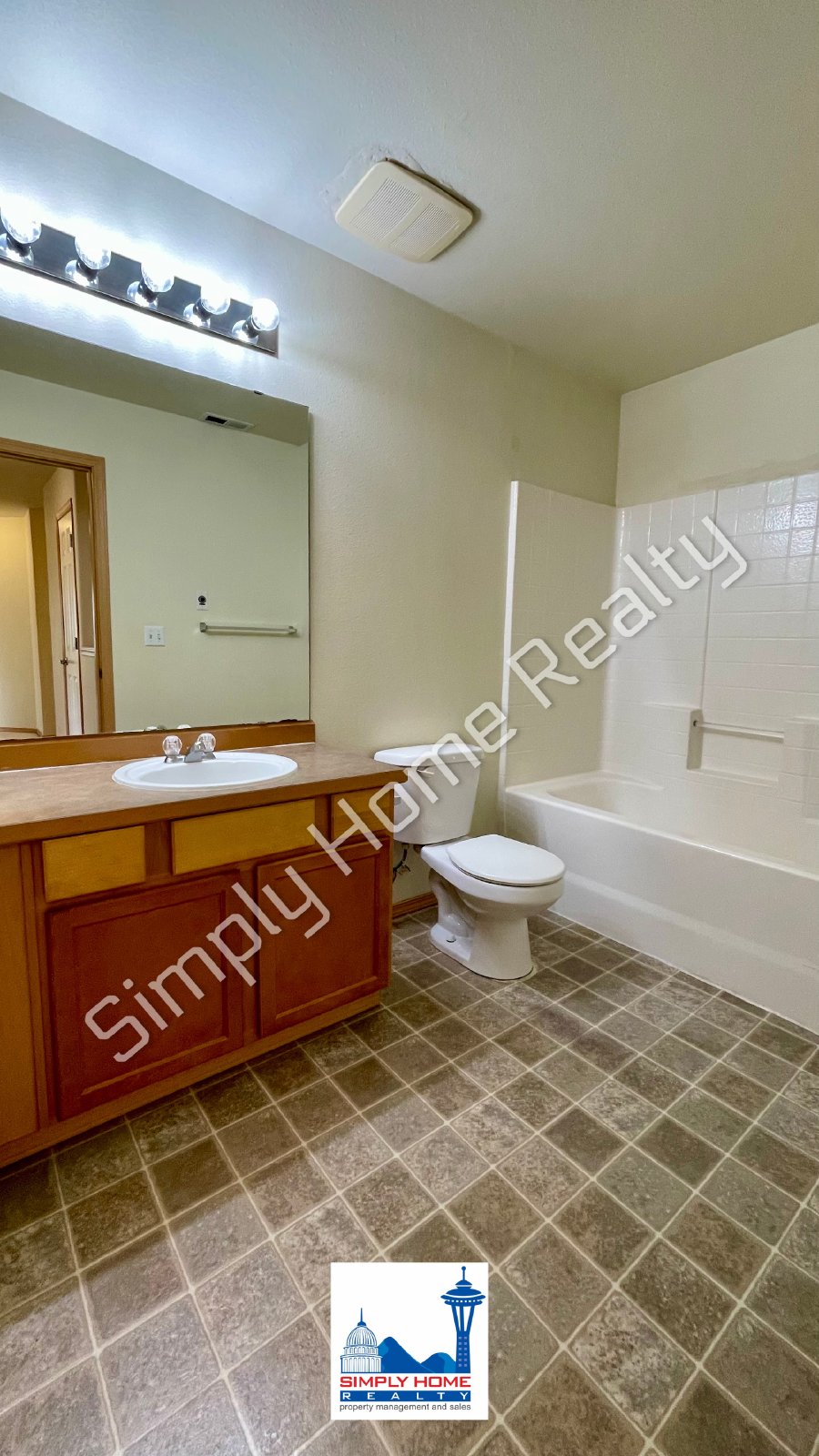 1399 Hudson St property image
