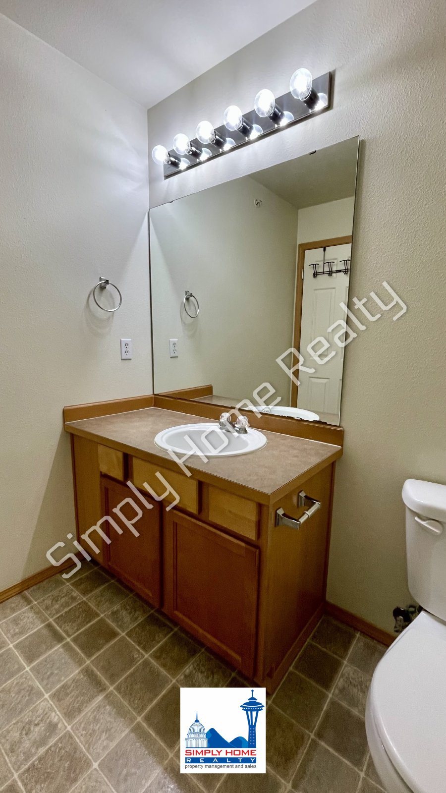 1399 Hudson St property image