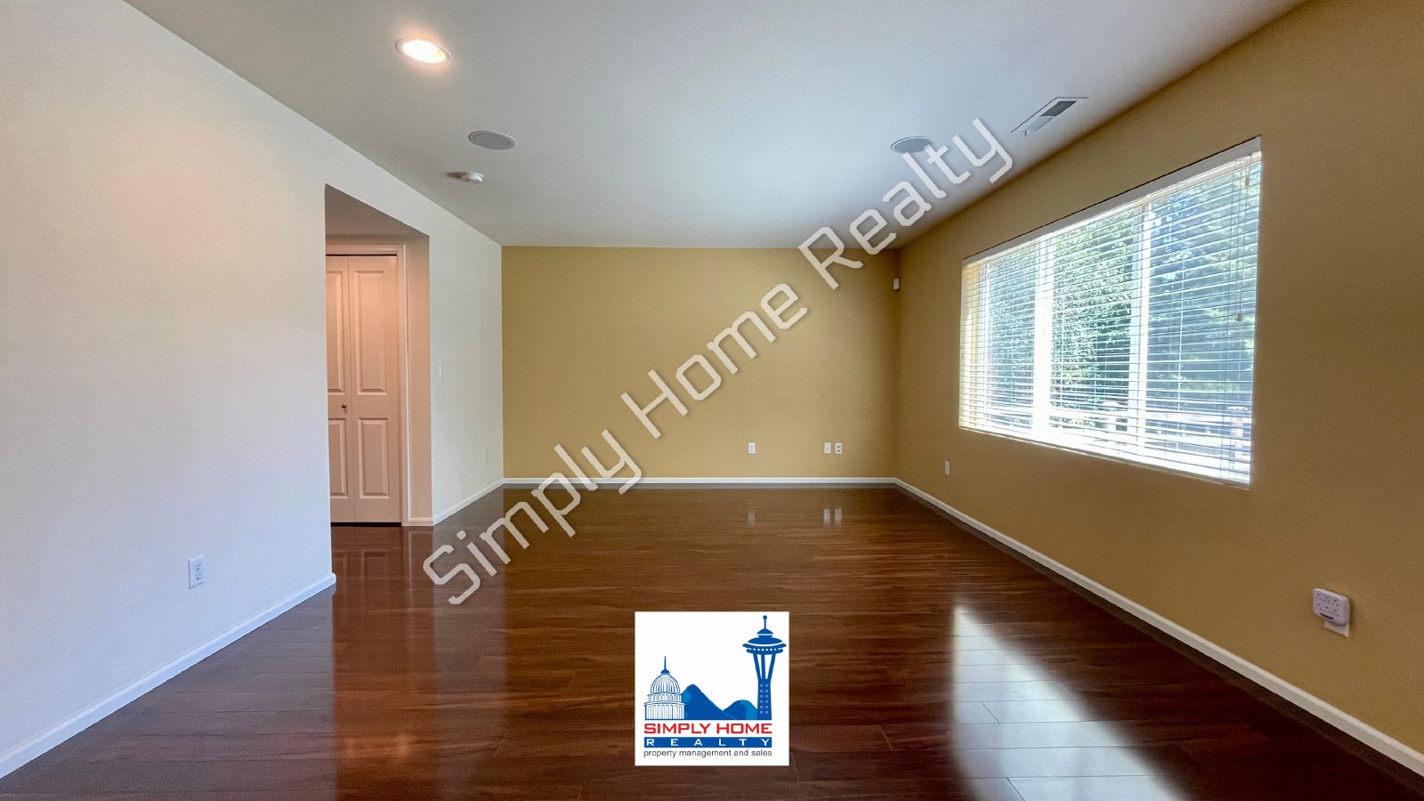 8715 Madrid St NE property image