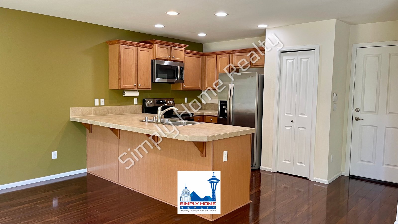 8715 Madrid St NE property image