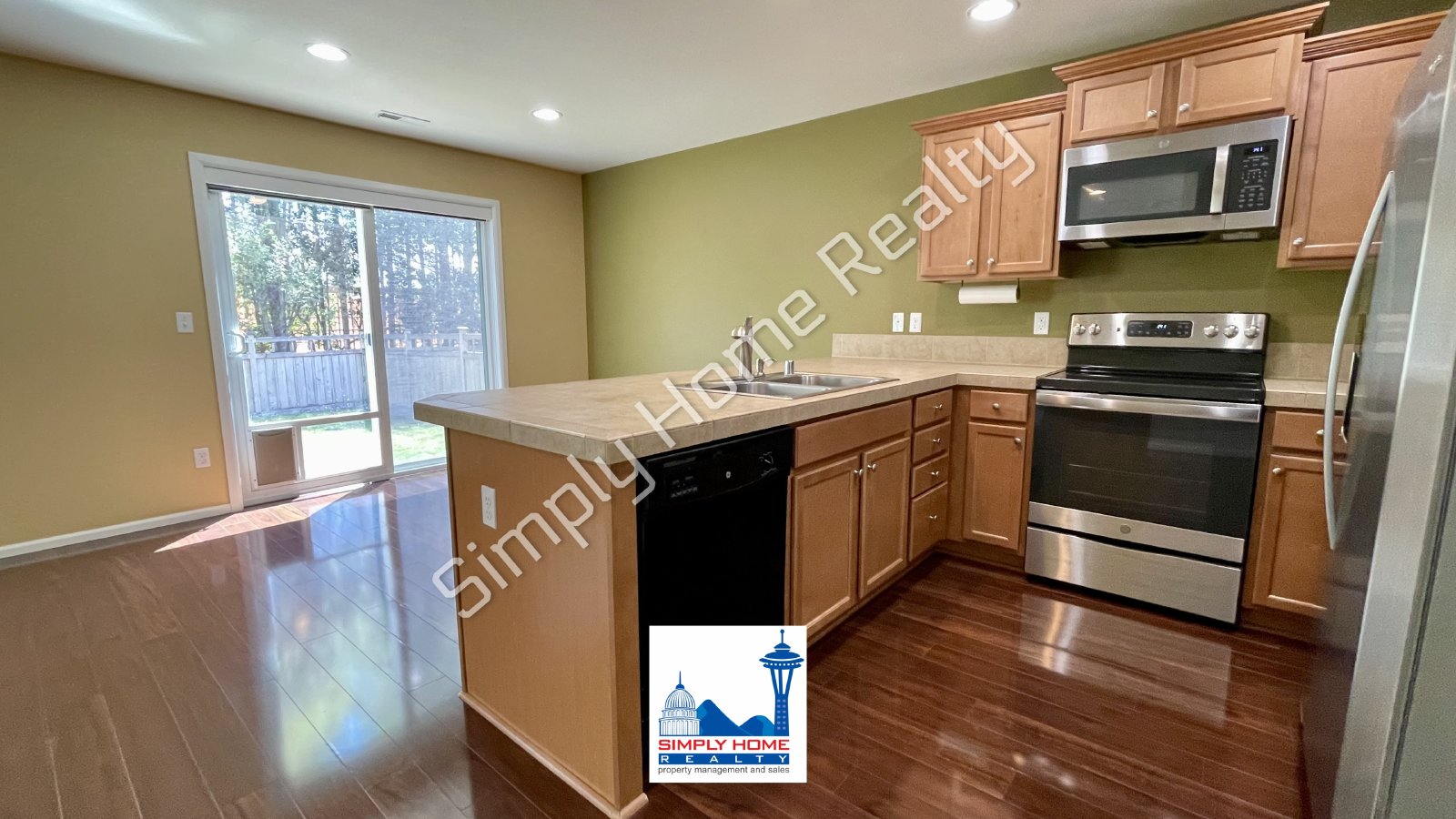 8715 Madrid St NE property image