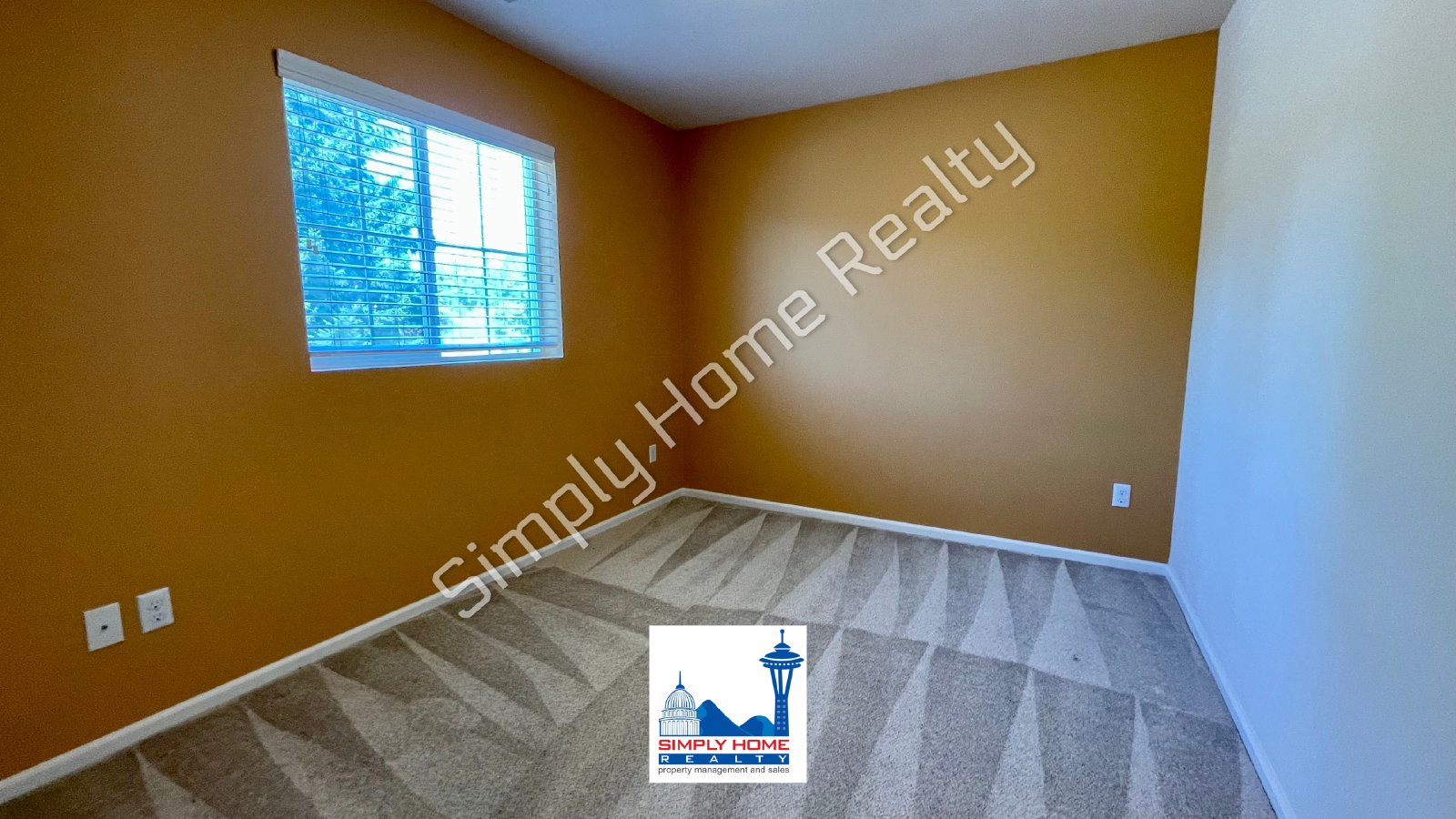 8715 Madrid St NE property image