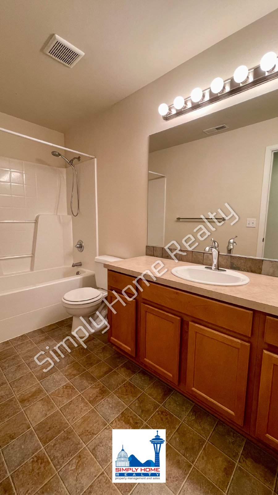 8715 Madrid St NE property image