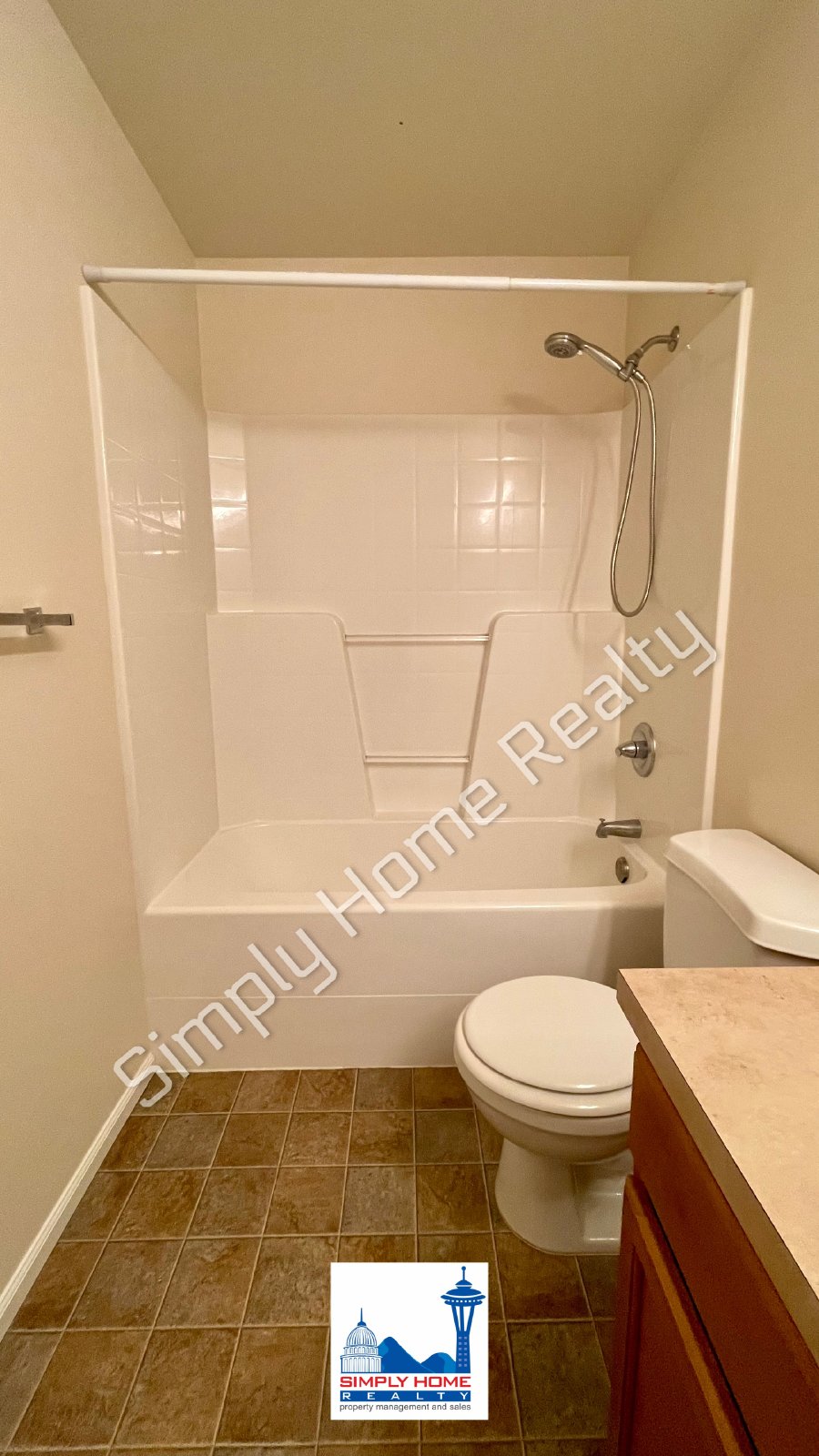 8715 Madrid St NE property image