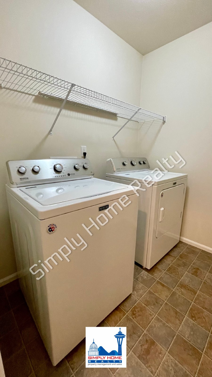 8715 Madrid St NE property image