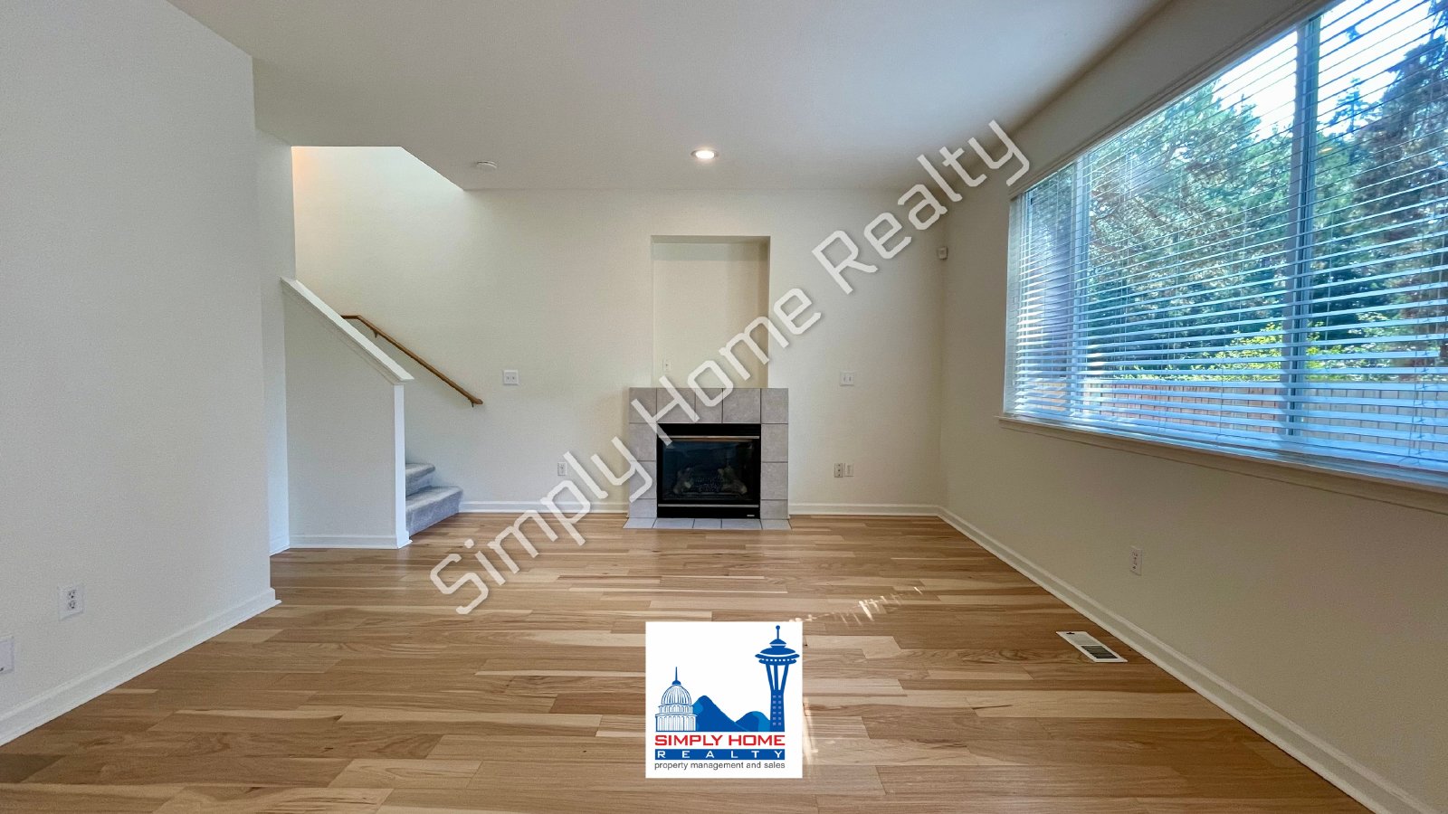 6733 Steamer Dr SE property image
