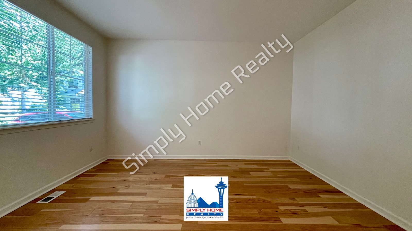 6733 Steamer Dr SE property image