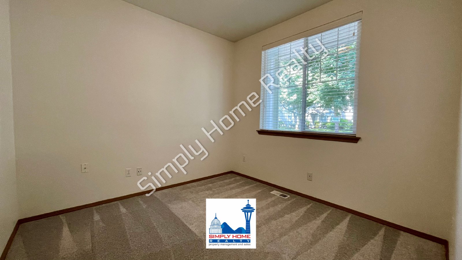 6733 Steamer Dr SE property image