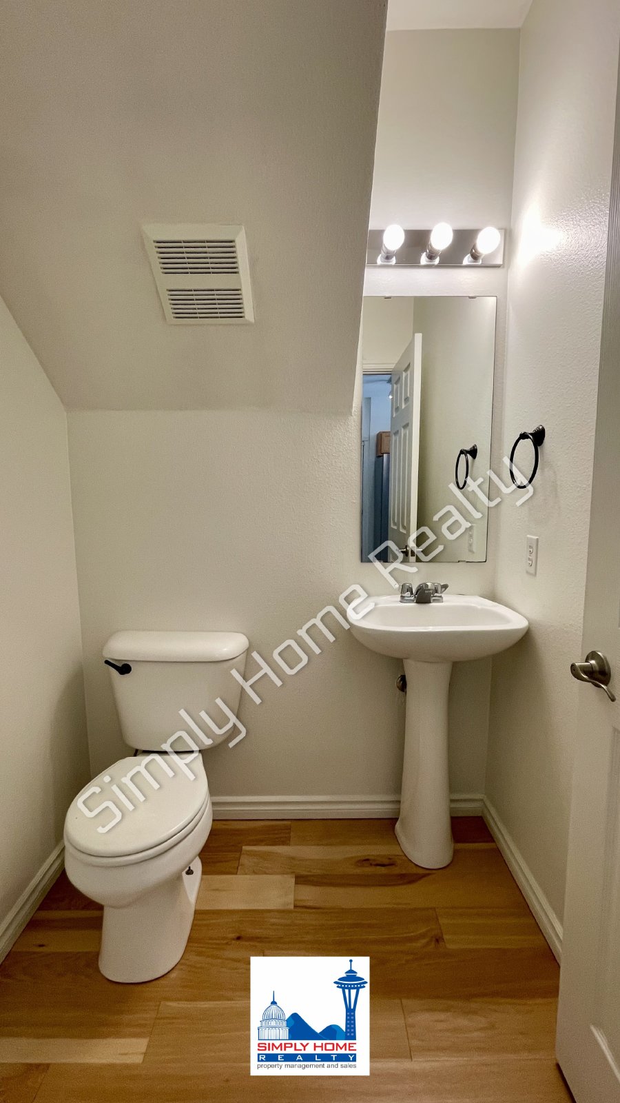 6733 Steamer Dr SE property image