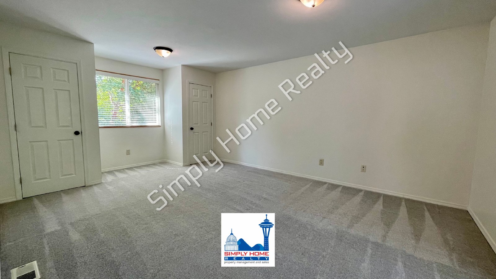6733 Steamer Dr SE property image