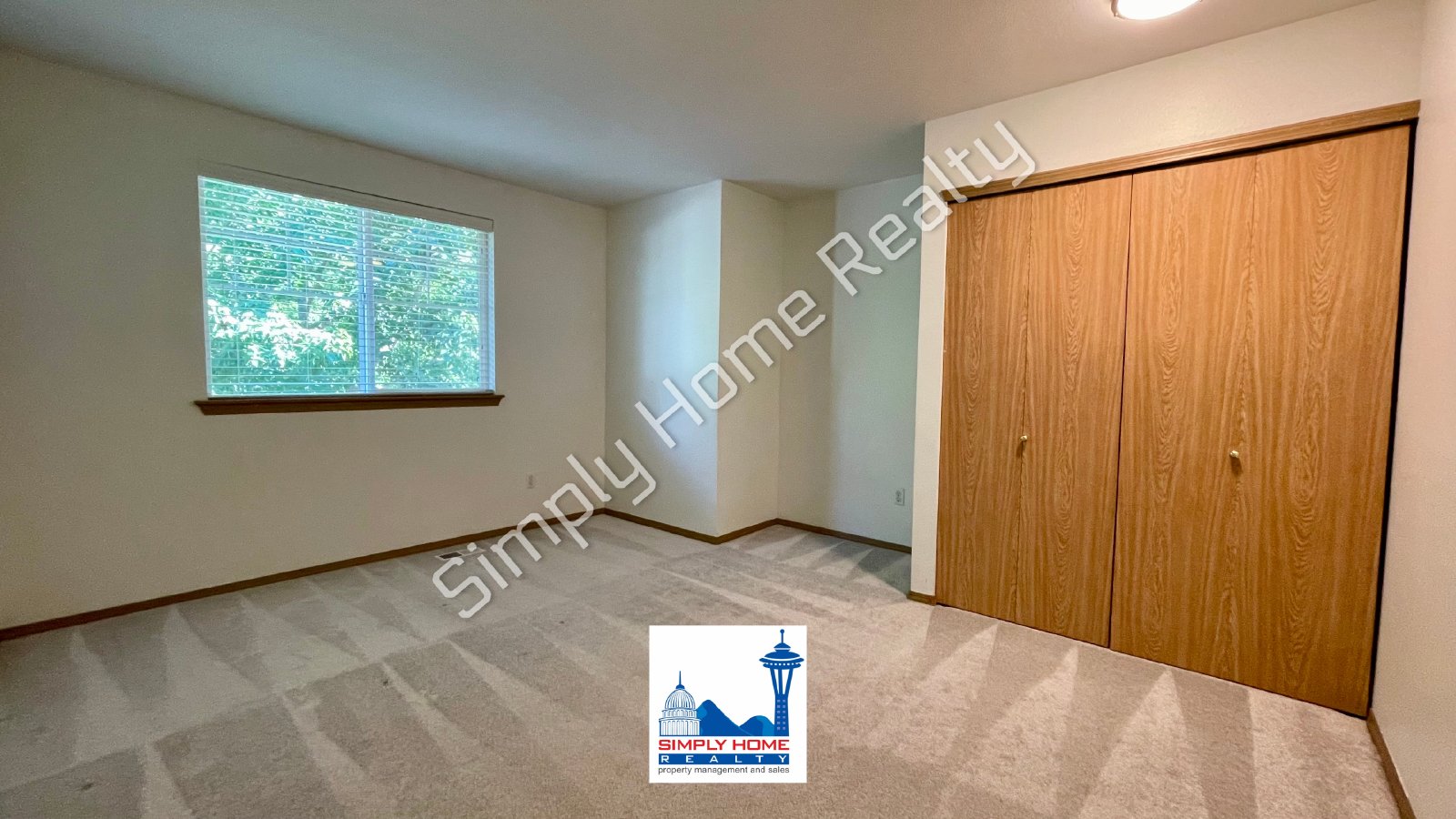 6733 Steamer Dr SE property image