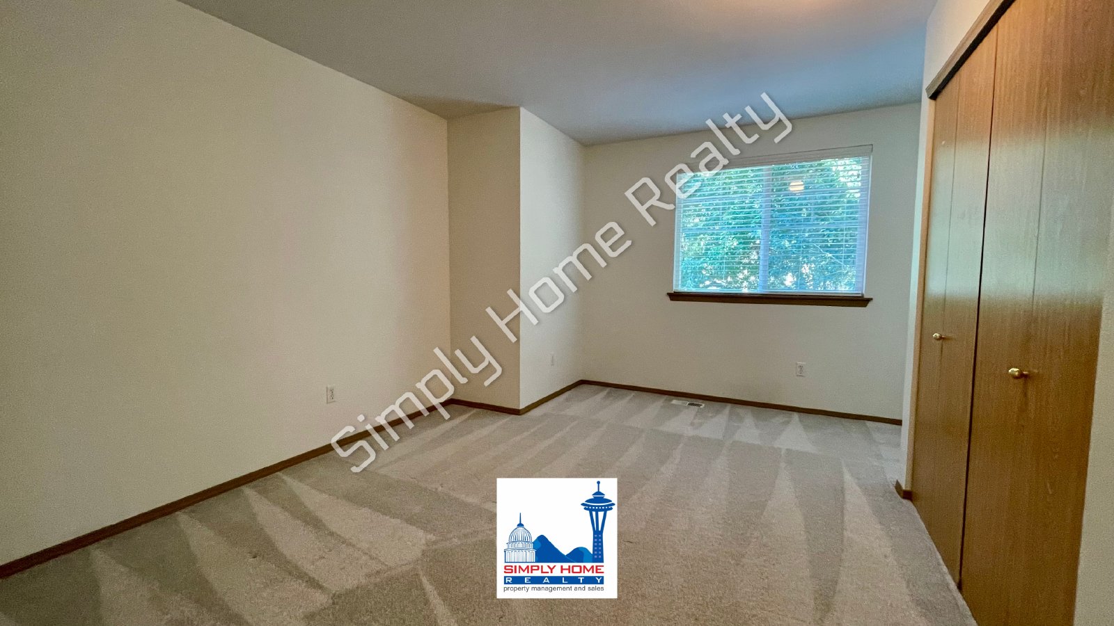 6733 Steamer Dr SE property image