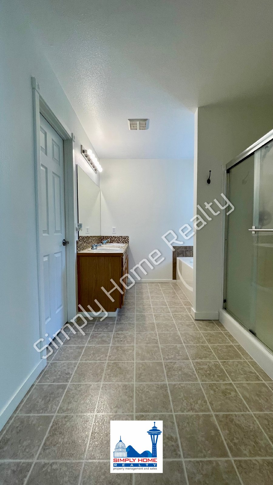 6733 Steamer Dr SE property image