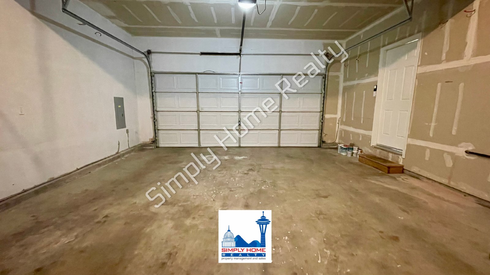 6733 Steamer Dr SE property image