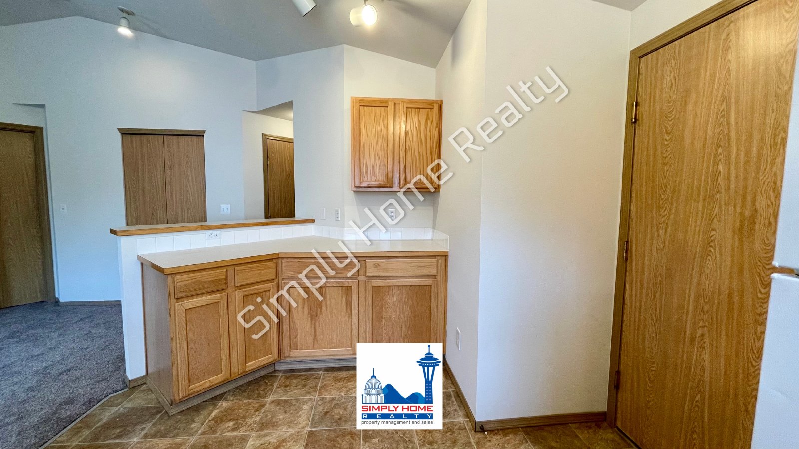 921 Avalon Ct SE property image
