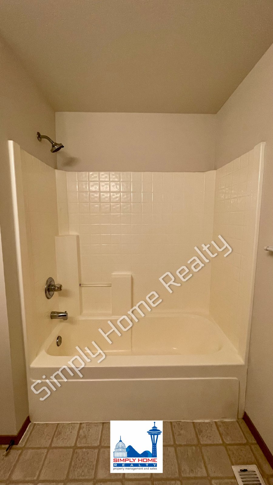 921 Avalon Ct SE property image