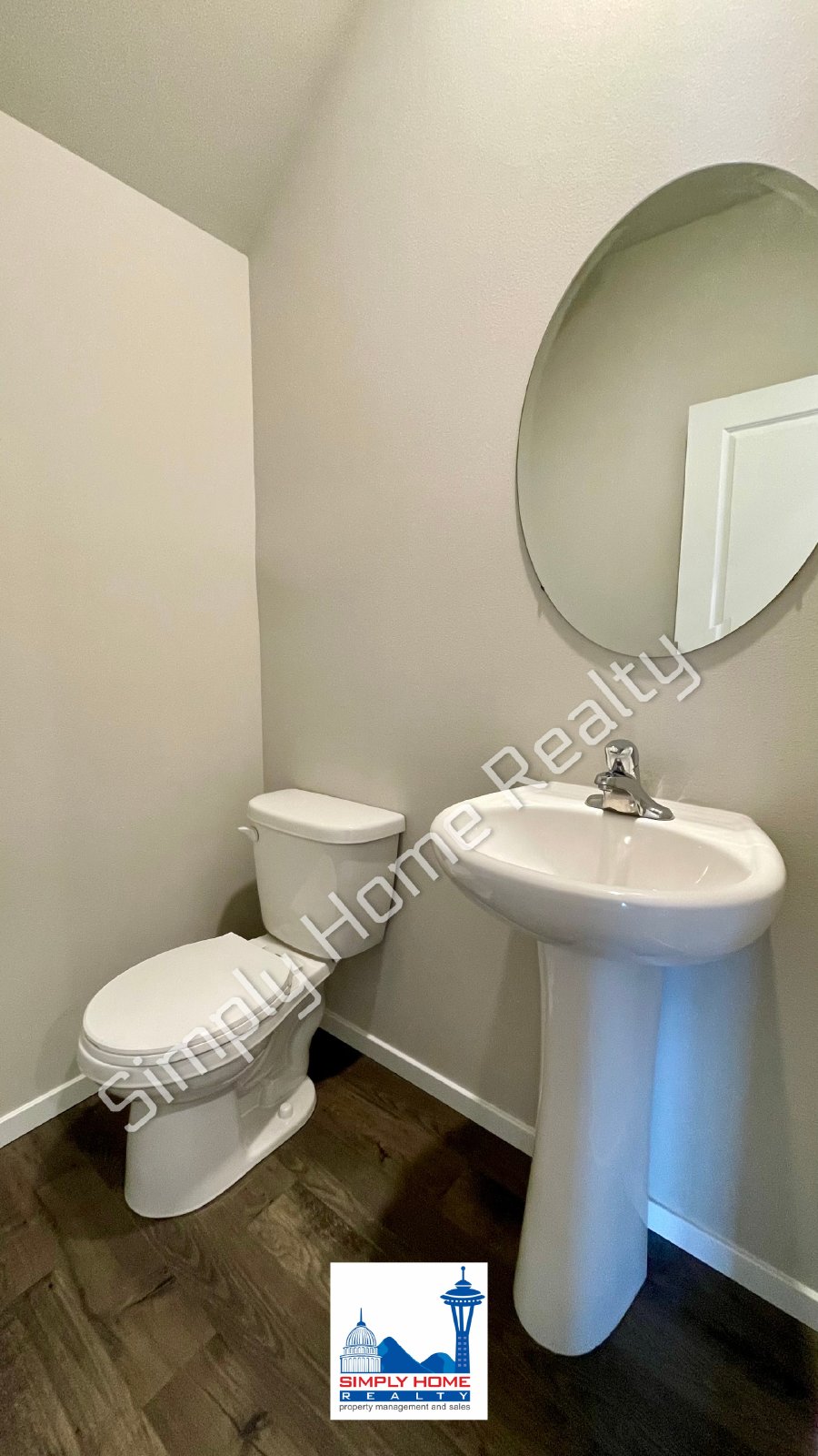 18715 Emmons Ct E property image