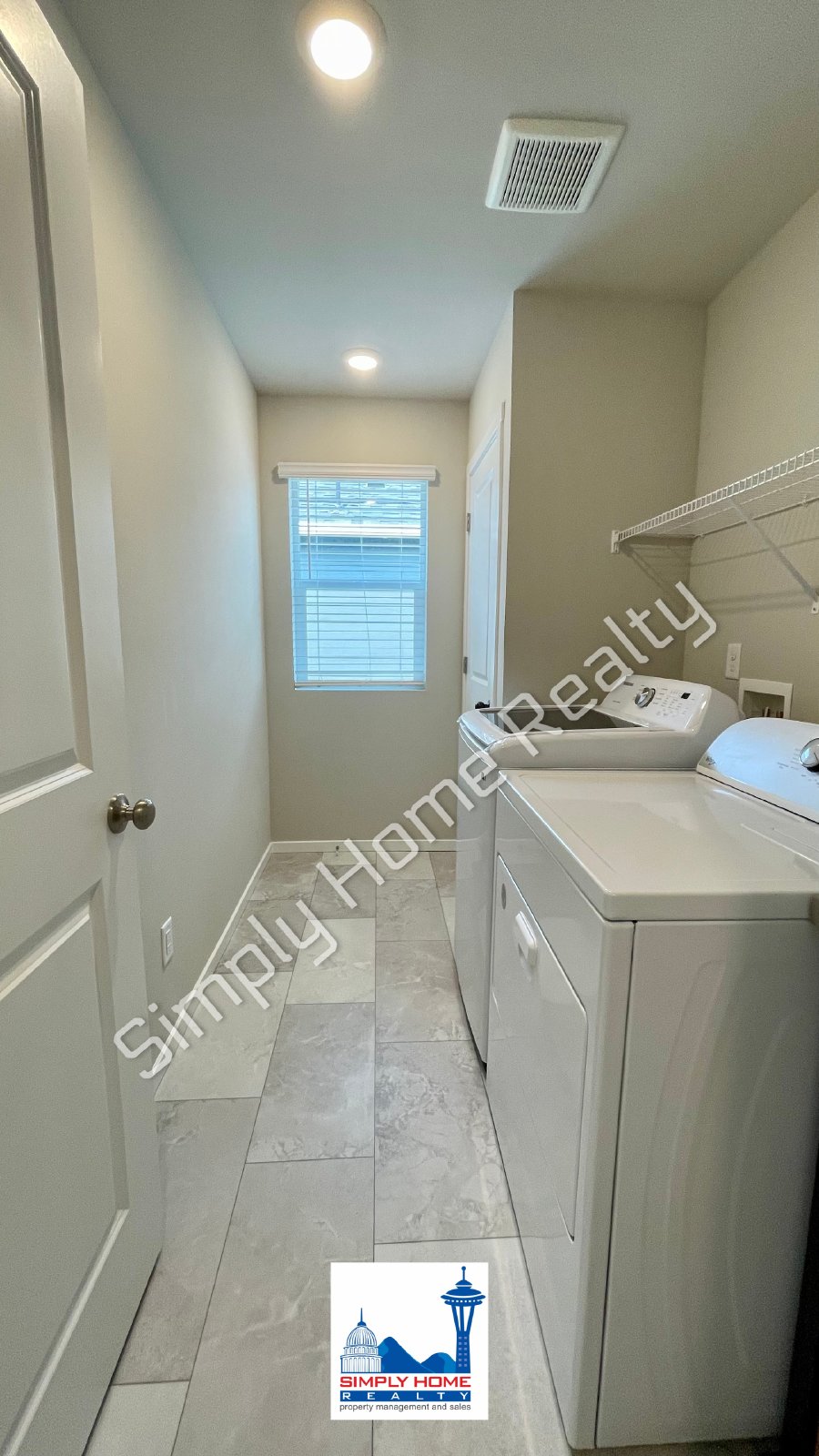 18715 Emmons Ct E property image