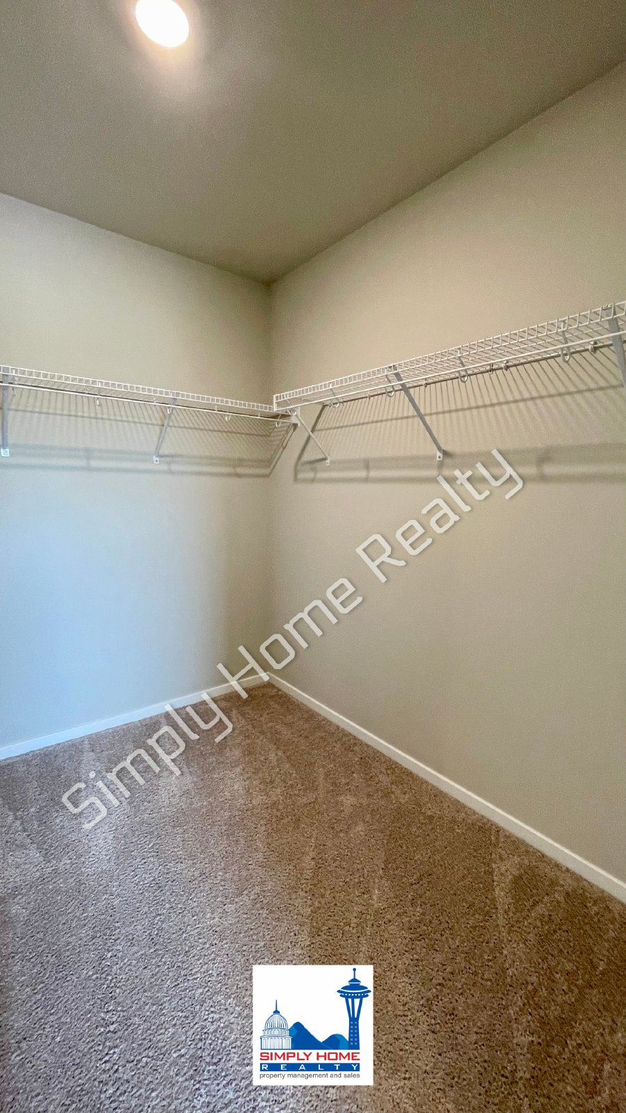 18715 Emmons Ct E property image