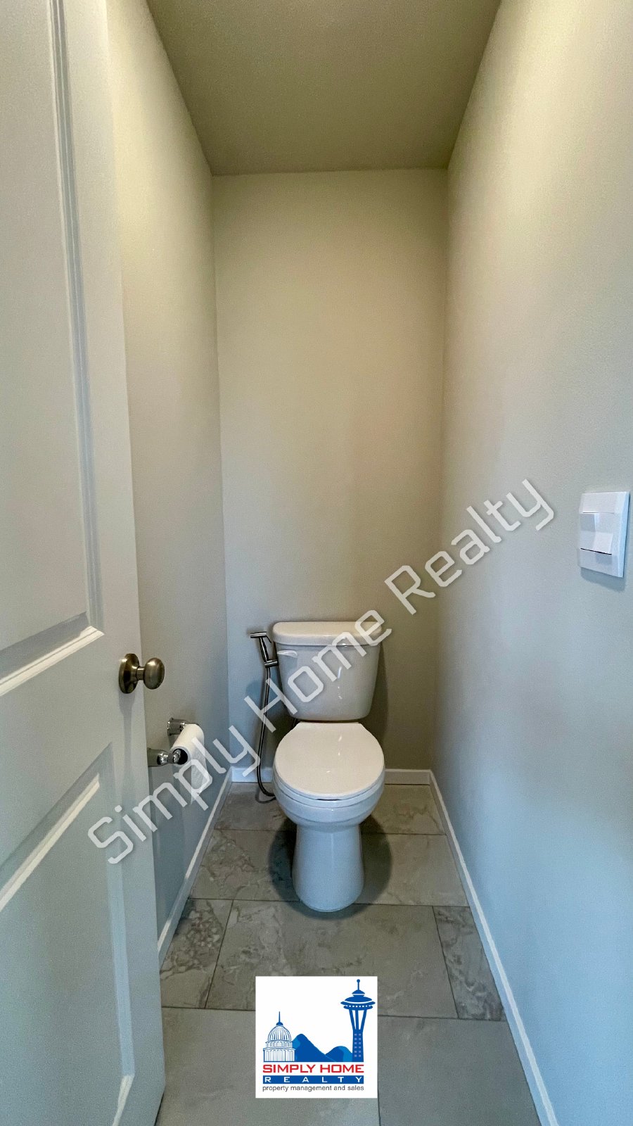 18715 Emmons Ct E property image