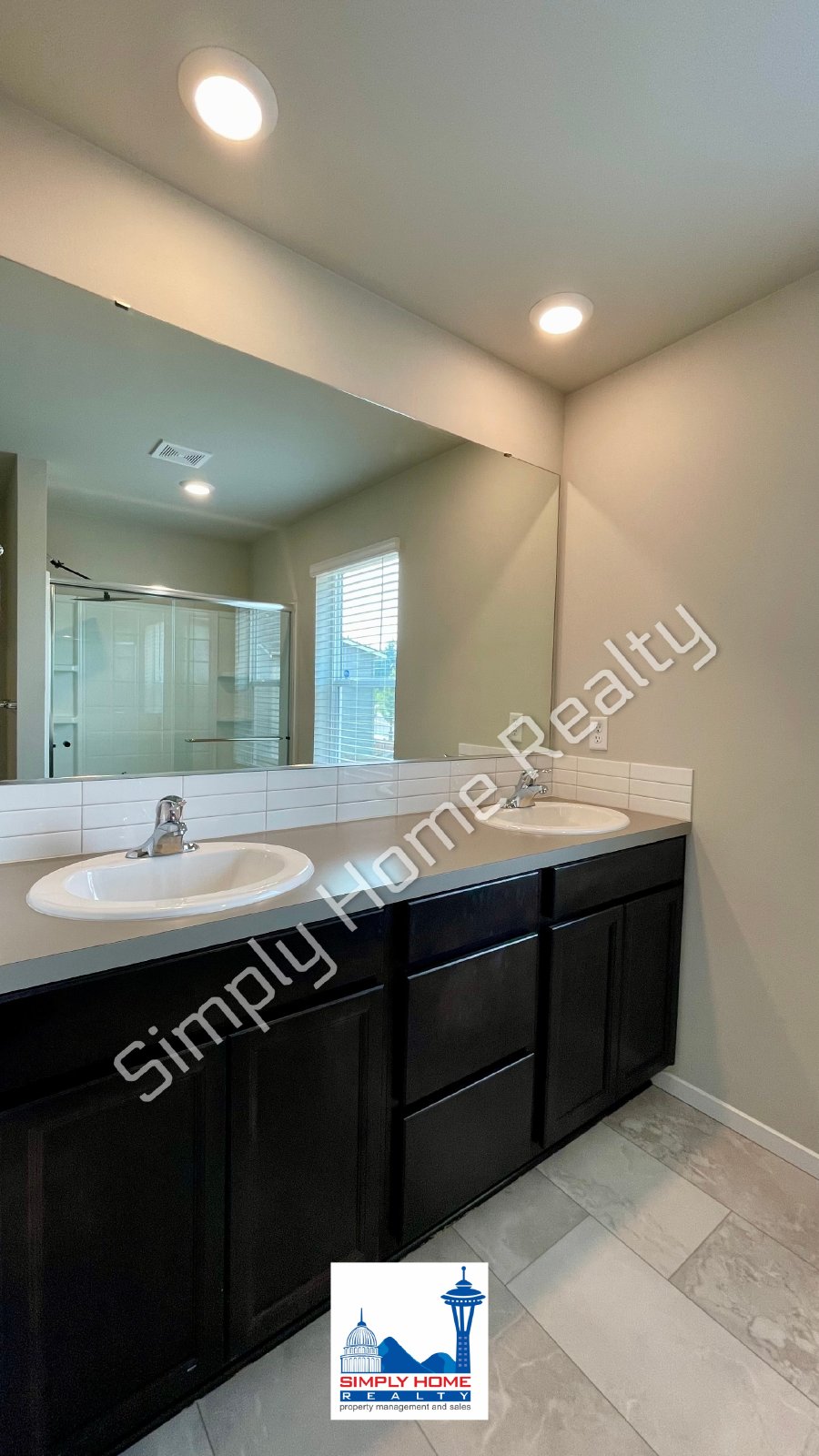 18715 Emmons Ct E property image