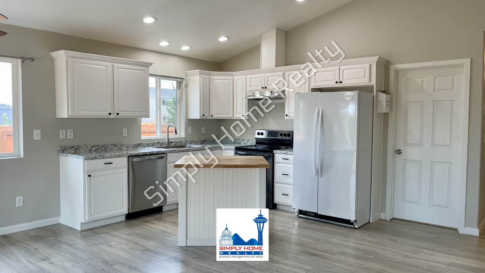 9807 Greenleaf Loop SE property image